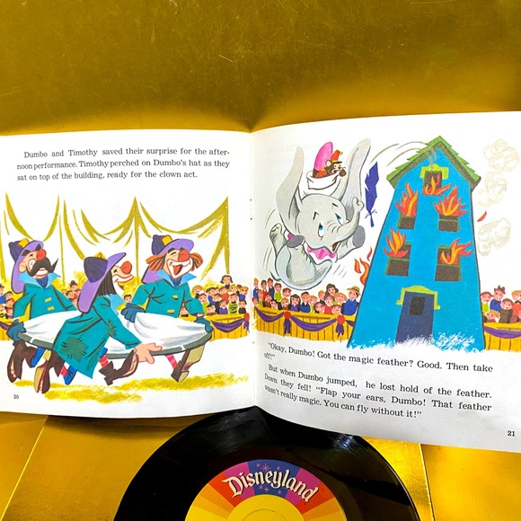 WALT DISNEY’S STORY OF DUMBO 1979 DISNEYLAND VINYL RECORD & 24p READ ALONG BOOK - Picture 13 of 16